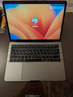 Practically NEW Macbook Pro 2017 13" 256GB SSD with 67 Cycle Counts !!