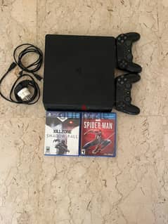 PS4 Slim 500 GB +Power Cable+ 2 controllers original+2 games