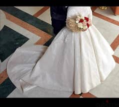فستان ملوكي هاند ميد أوف وايت للزفاف