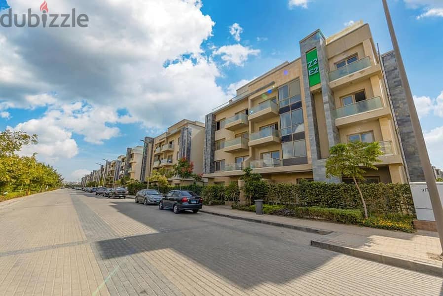 Apartment with garden, immediate receipt, for sale in Galleria Compound in Golden Square 10