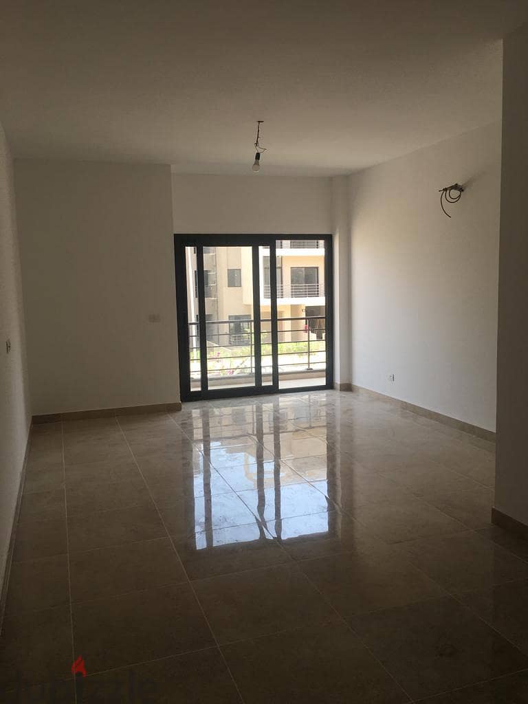 Semi furnished apartment 3rooms + Nanny view landscape rent in Fifth Square Al Marasem 1