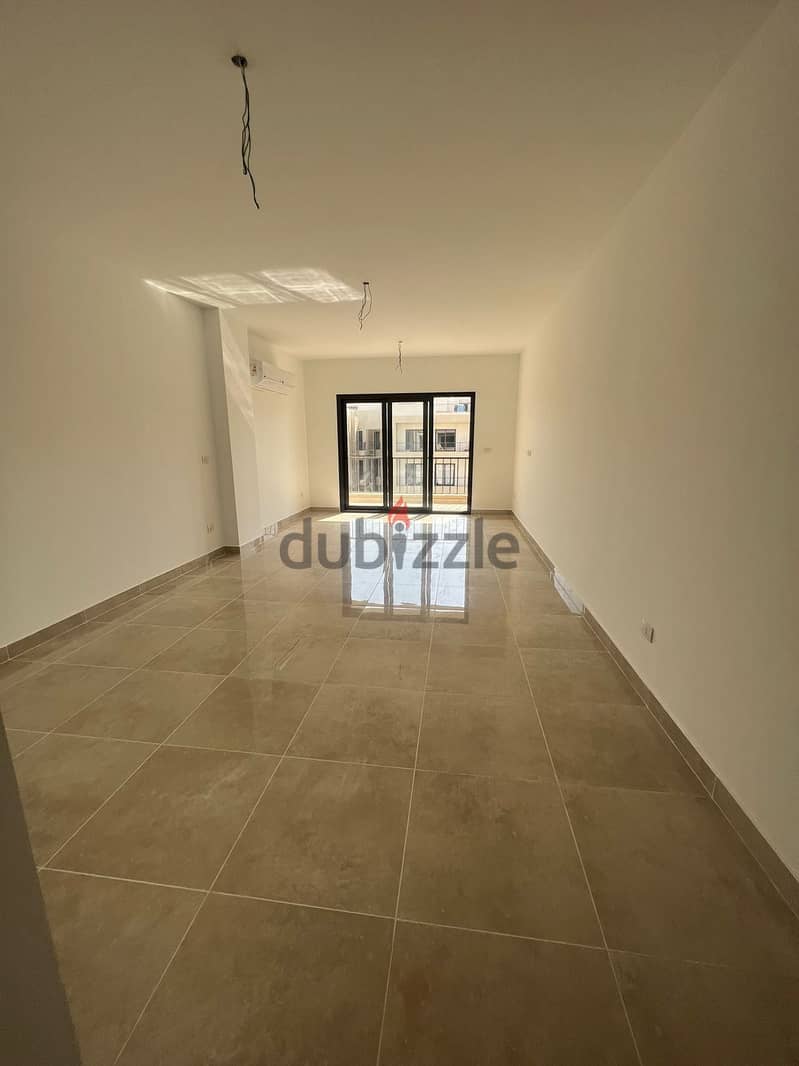 Semi furnished apartment 3rooms + Nanny view landscape rent in Fifth Square Al Marasem 3