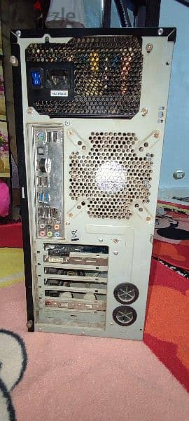 Gaming Desktop- كومبيوتر جيجابايت 1