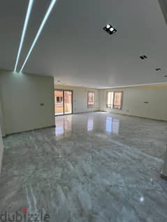 للبيع شقة 178 متر 3غرف نوم 3 حمام  بالتشطيب كمبوند الخمائل الشيخ زايد