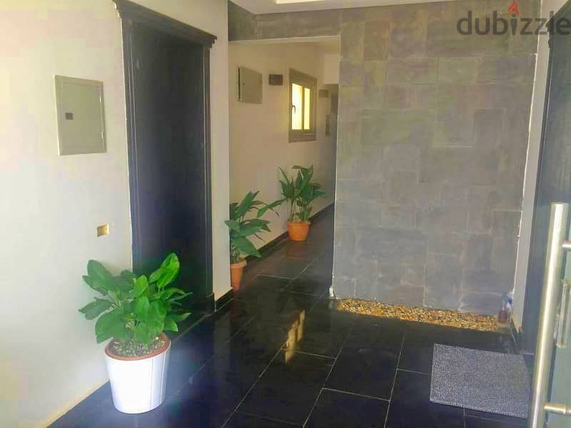 3-room apartment for sale in a prime location in front of the airport, in installments 4