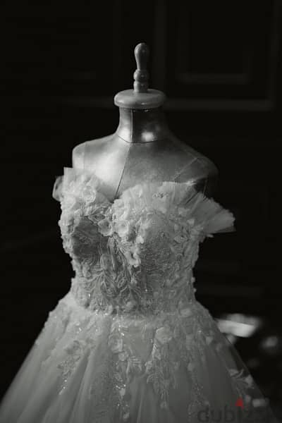 Royal wedding dress used for one time 4