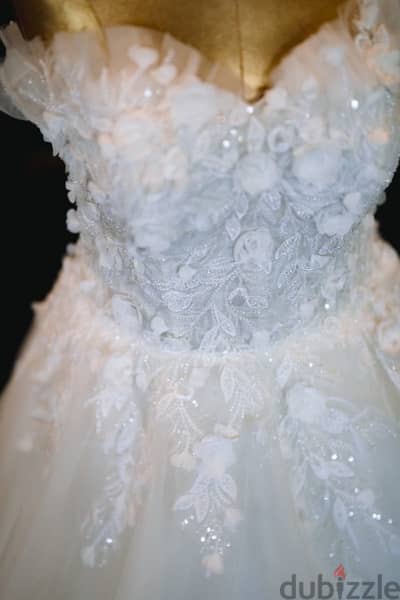 Royal wedding dress used for one time 7