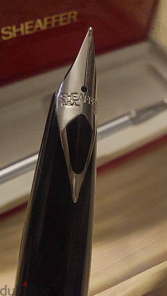 Vintage Sheaffer 444 fountain pen with M point steel inlaid nib. 2