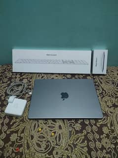 MacBook Pro m1 pro 14 inch with Magic mouse