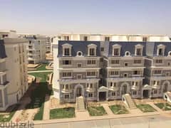 Town house for sale Mountain view ICity New Cairo Fully furnished with kitchen and ac's