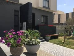 Townhouse villa for sale in Al-Shorouk | El-Burouj | With a very distinctive division with roof swimming pool view and a panoramic view