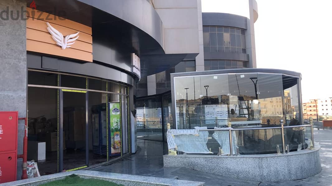 Shop for sale in Fifth Settlement, 35 meters, ground floor in the largest commercial mall in front of La Vista Compound, immediate receipt, installmen 2