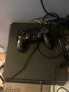 PlayStation 4 slim 1T/good condition/two controlers