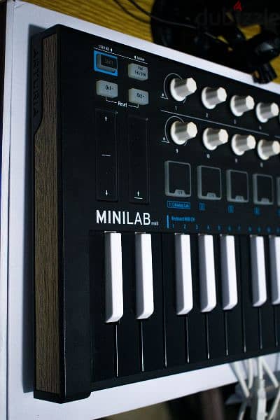 Arturia MiniLab Mk II Inverted Portable USB-MIDI Controller Black 6