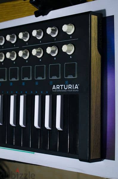 Arturia MiniLab Mk II Inverted Portable USB-MIDI Controller Black 7