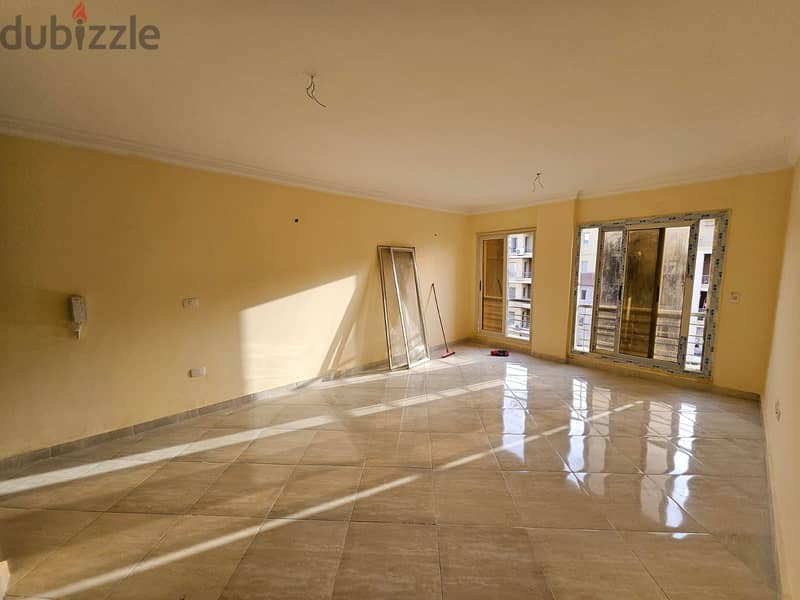 For quick sale, an apartment of 130meters, a Typical floor, in the most distinguished location inside the Dar Misr Al-Qarnfol 4
