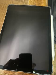 Ipad 5th generation (64 gb - Wifii only) with on Apple pin (like new)
