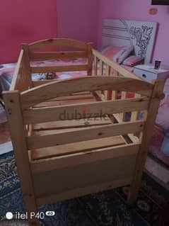 للبيع سرير اطفال جديد بالمرتبة