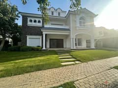 Distinctive Villa, 3 Floors, Double View; Immediate Deliver For Sale With 7 Year Installments Next To American University , Mountain View Hyde Park