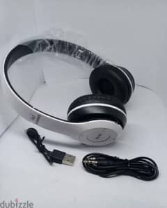 Headphone هيدفون بلوتوث ابيض في اسود مع وصلة شاحن وكابل Aux headphone