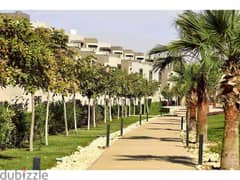 شقة ارضي بحديقة في بالم هيلز القاهرة الجديدة