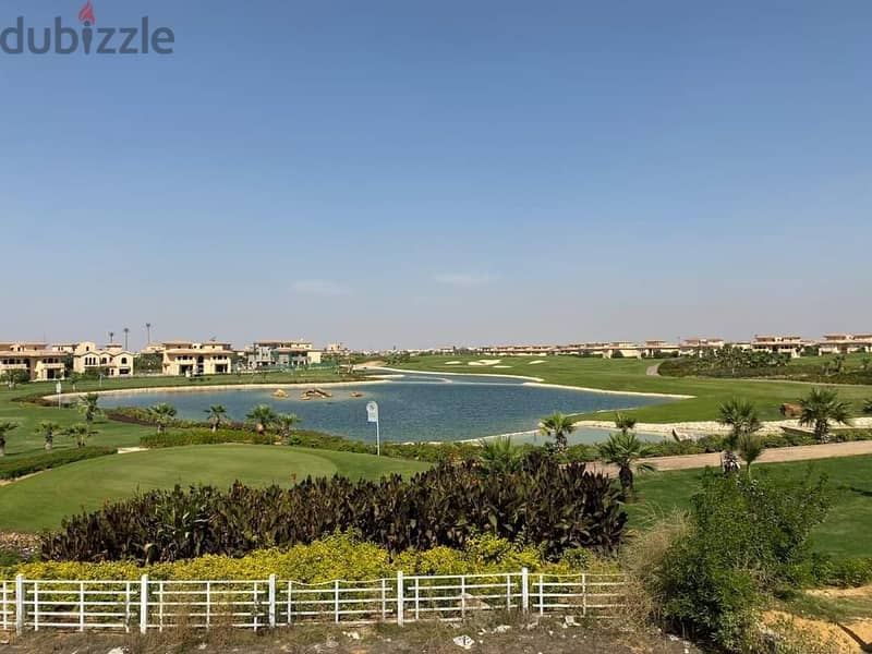 own a palace in my city overlooking the largest lakes and golf courses in the city, directly in front of the Four Seasons Hotel. 2