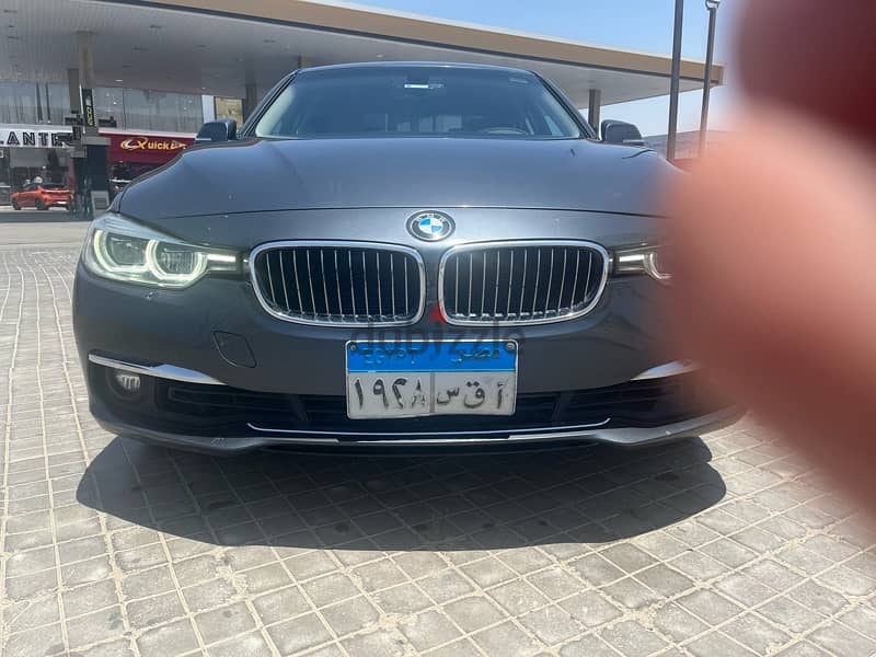 BMW 318 2019 4