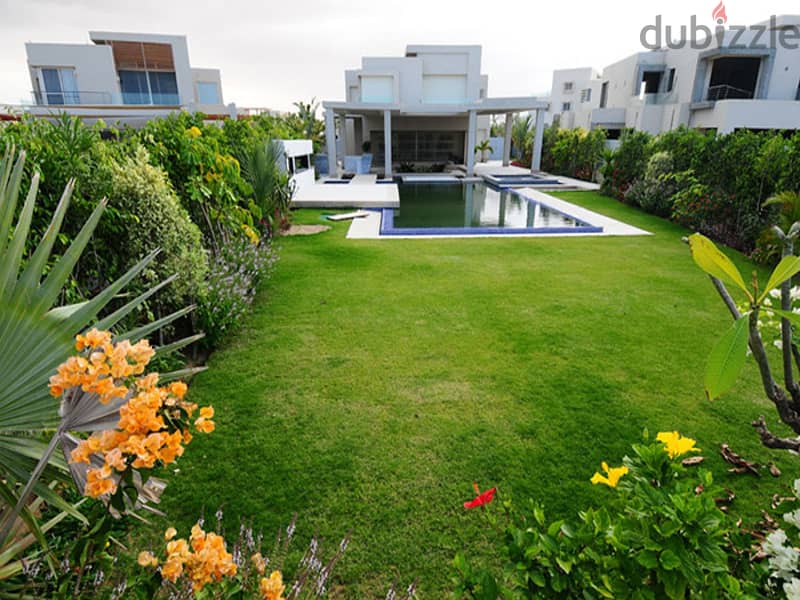 Super Lux Villa with High End Finishing for Sale with Prime Location First Row on Golf in Hacienda Bay 7