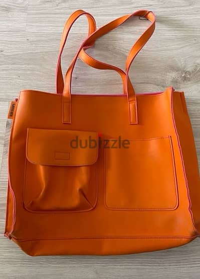 - Alan Stuart orange tote (fits laptop)