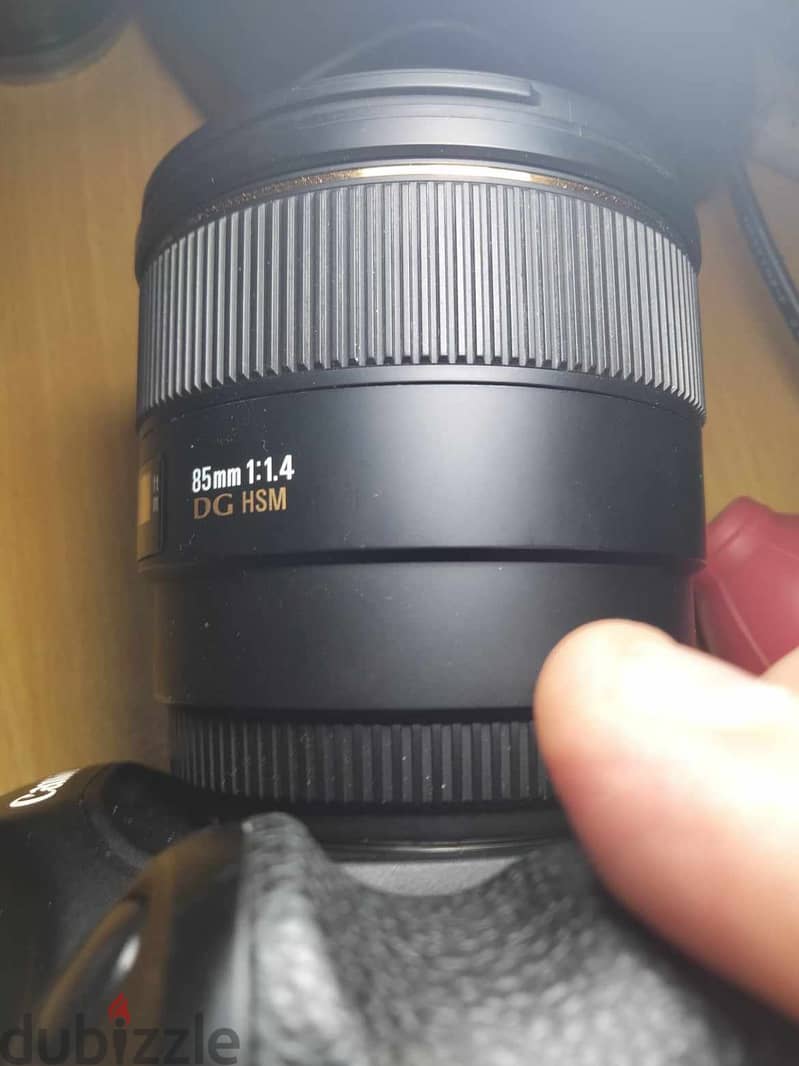 Sigma 85mm F1.4 EX DG HSM For Canon  (not ART) with hood 0