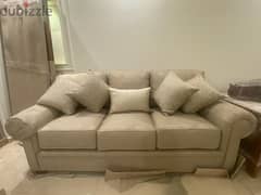 ‏ Beige Couch BRAND NEW imported fabric . كنبة قماش حرير مستورد جديدة.