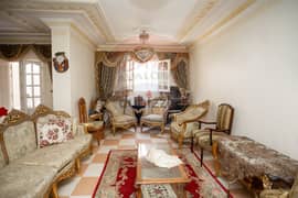 شقة للبيع 210 م كفرعبده (خطوات من ش أبو قير)