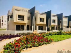 With down payment and  installments Town house208m in hyde park  new cairo