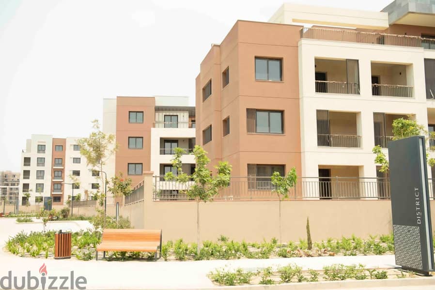 شقة+روف مفروشة جاهزة للسكن للبيع ديستريكت 5 مراكز District 5 Marakez 16