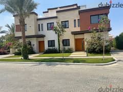 for sale town house middle ready to move with installment prime location azzar 2 new cairo