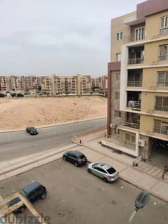 Apartment for rent 130 m prime location Super Lux finishing in Dar Masr El Koronfol