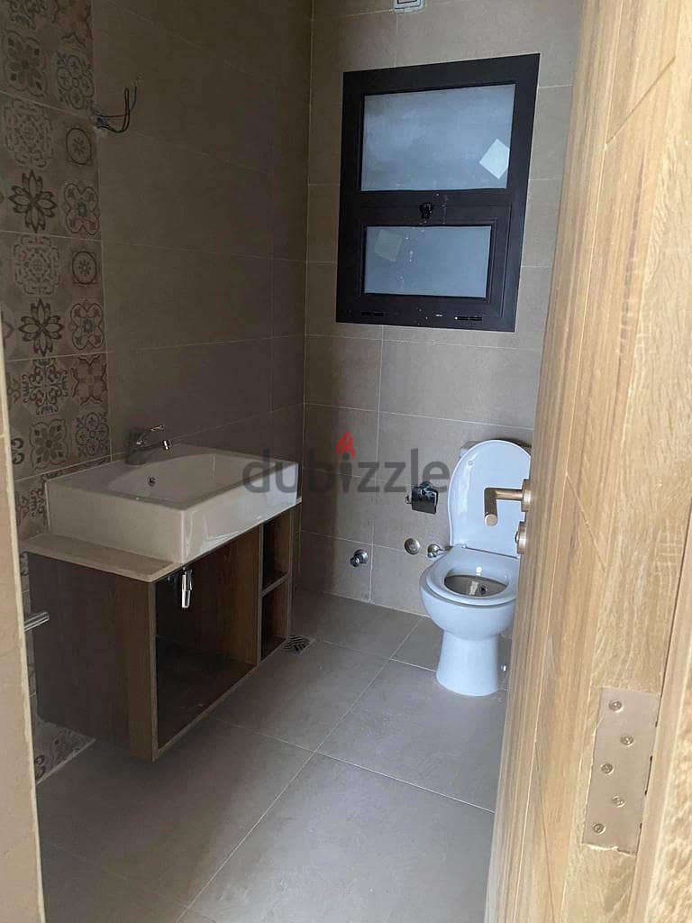 Penthouse 270m for rent in marasem fifth square with ac’s 8