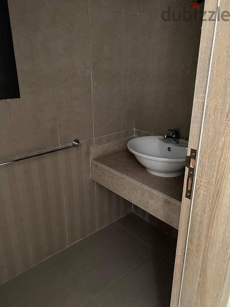 Penthouse 270m for rent in marasem fifth square with ac’s 10