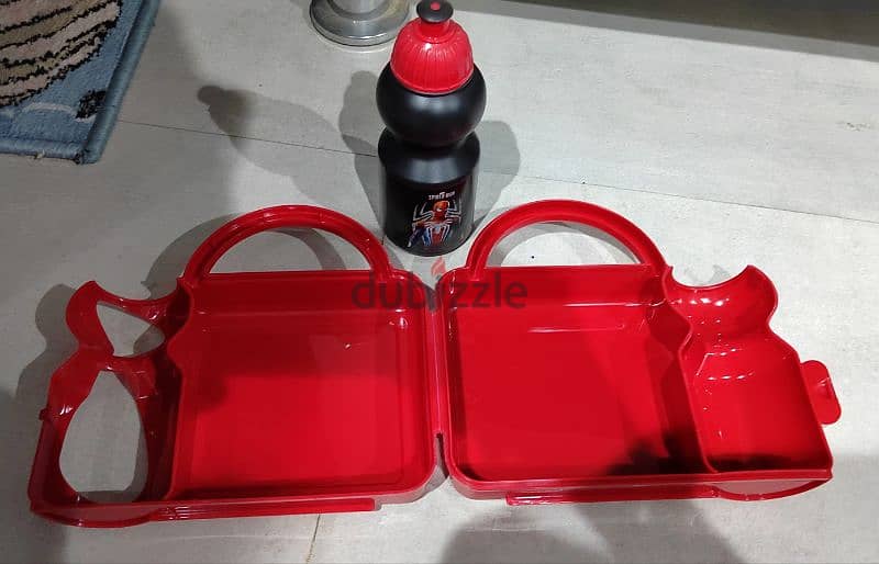 Brand new never use lunch boxes with bottles. From Max KSA 4