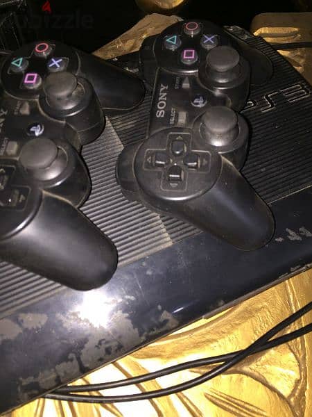 PS3 super slim 1