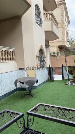 villa for sale in 5th settlement 525 m near masjid AL Hamd