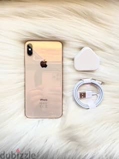 iphone xs max gold 256 giga with charger