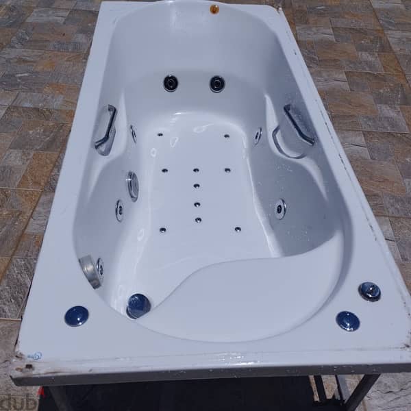 jacuzzi ideal standard  with showerroom acrylic 1