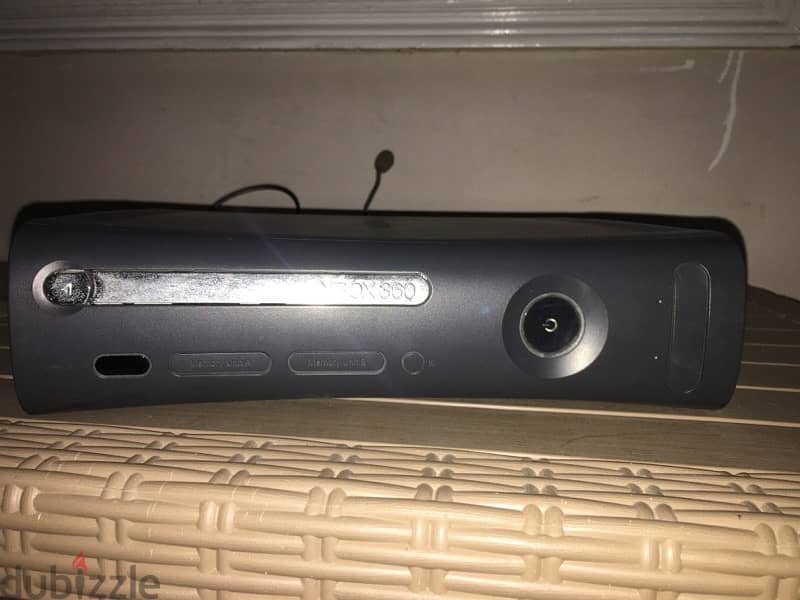 Xbox 360 مستعمل نضيف معاه كل اكسسواراته 3