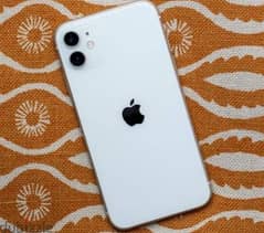 iPhone 11 white in Very Good Condition