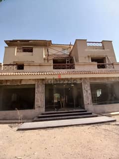 Empty villa for rent minutes from Al Rehab with a swimming pool inside a compound Area 1000 m