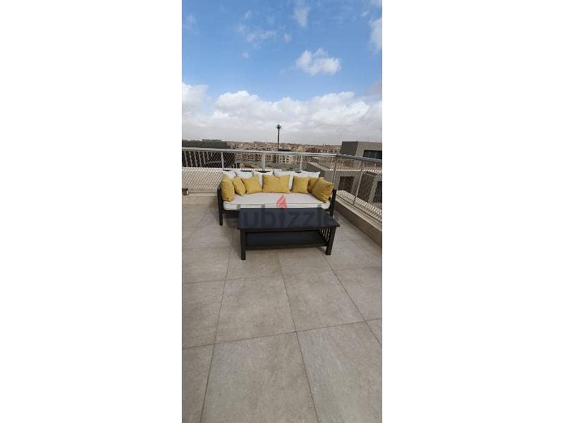 Penthouse for sale in Eastown priem location     . 1