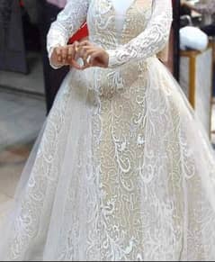 فستان سواريه اوف وايت يلبس ل٨٥ حالته جيدة جدا