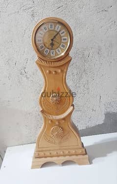 ساعة خشبية انتيكة صناعة المانية