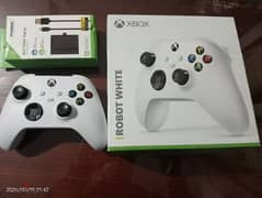Xbox white robot